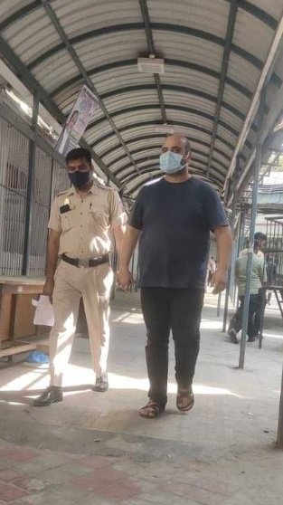 ScamsFight's tweet photo. @EOWDelhi  This accused is owner of   Bluefox Motion Picture Pvt Ltd, He is living  at Greater Noida also, as Patiala Court was issued the NBW on  against 
Pl confirm. https://t.co/0hZvpzXJCW