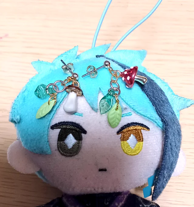 おおちゃん様()からきのこピアスをお迎えさせていただきました!ほしかったやつなので嬉しいみずみずしくて可愛いです虚無ジェもめっちゃ見てます。ありがとうございました! 