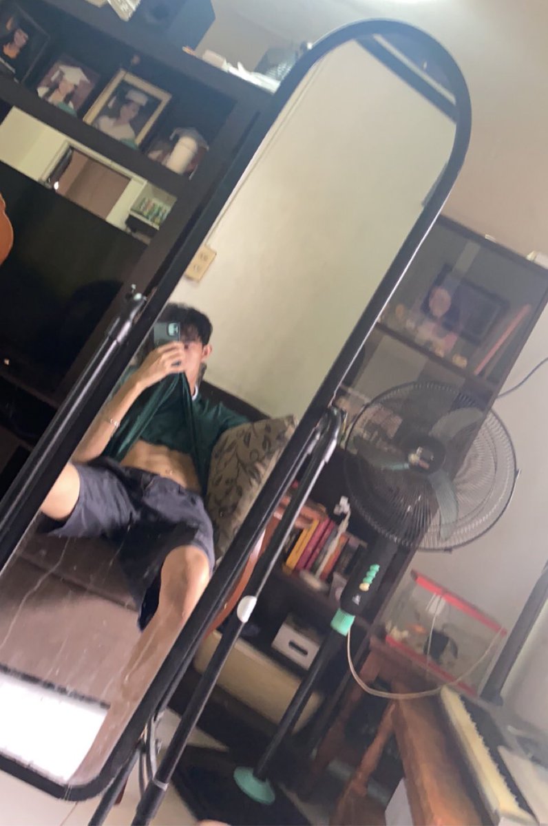 Eweeeey's tweet photo. Sir? https://t.co/lg5zpV6HLj