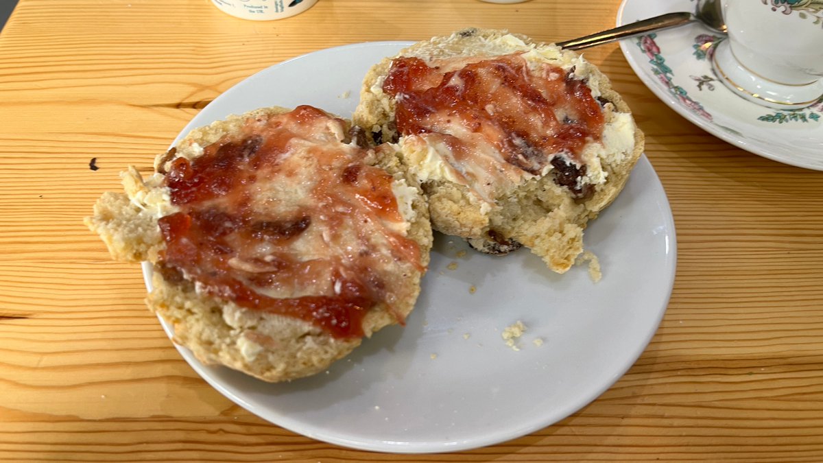 The best way to learn about traditional British food? Eat some! Thanks to @BurnbyGardens for lovely scones, cakes and hot drinks! #livingourbestlives #scones #creamtea @PockSchool