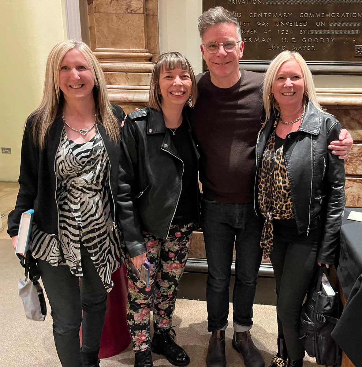 Ros_Thomas's tweet photo. @rickyaross absolutely beautiful show last night in Birmingham - was wonderful to just sit and listen to the music and words. Please see photo below of you and your new girl band! Ros x https://t.co/uDX0ZHBllT