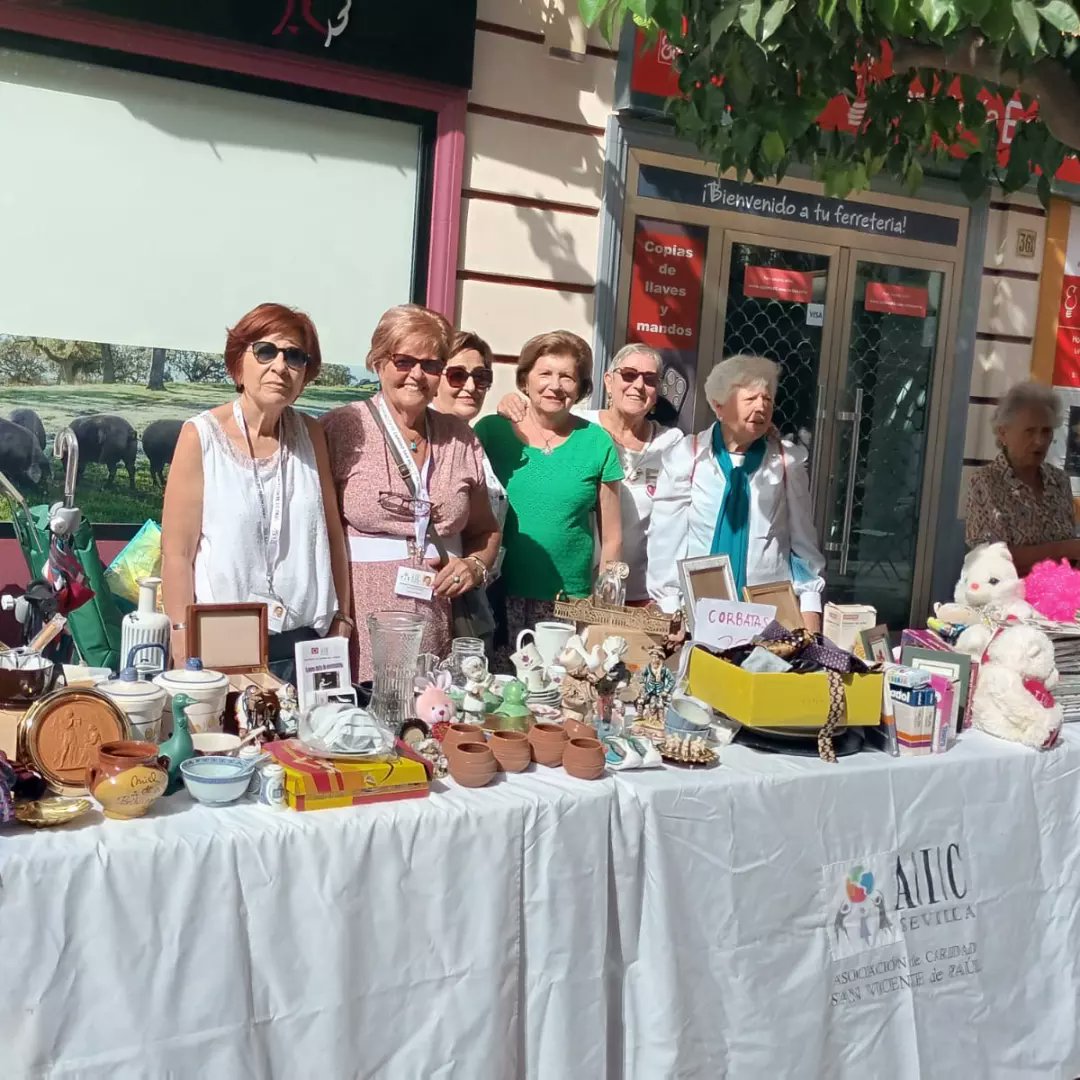 AicEspana's tweet photo. Mercadillo solidario a favor del Proyecto de inserción social, del Grupo de Nuestra Señora de la  O https://t.co/JN8FYcIfZz