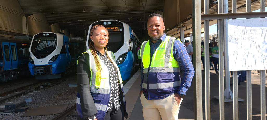 PRASA_Group's tweet photo. Meet some of the team members behind the recovery project in Pienaarspoort, Lebo Ndlovu and Victor Stemer
#TeamPrasa
#OTM22 https://t.co/RN3wdLcCtr