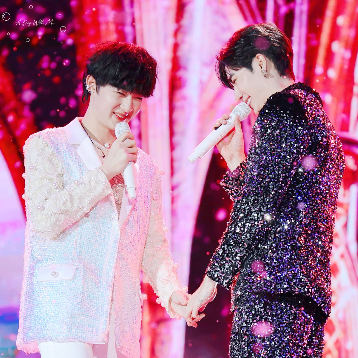 MinnKemika's tweet photo. You r my other half 💙🧡 
#ZeeNuNew #ZonZon #ZeeMeShow https://t.co/DBn21yv2lM