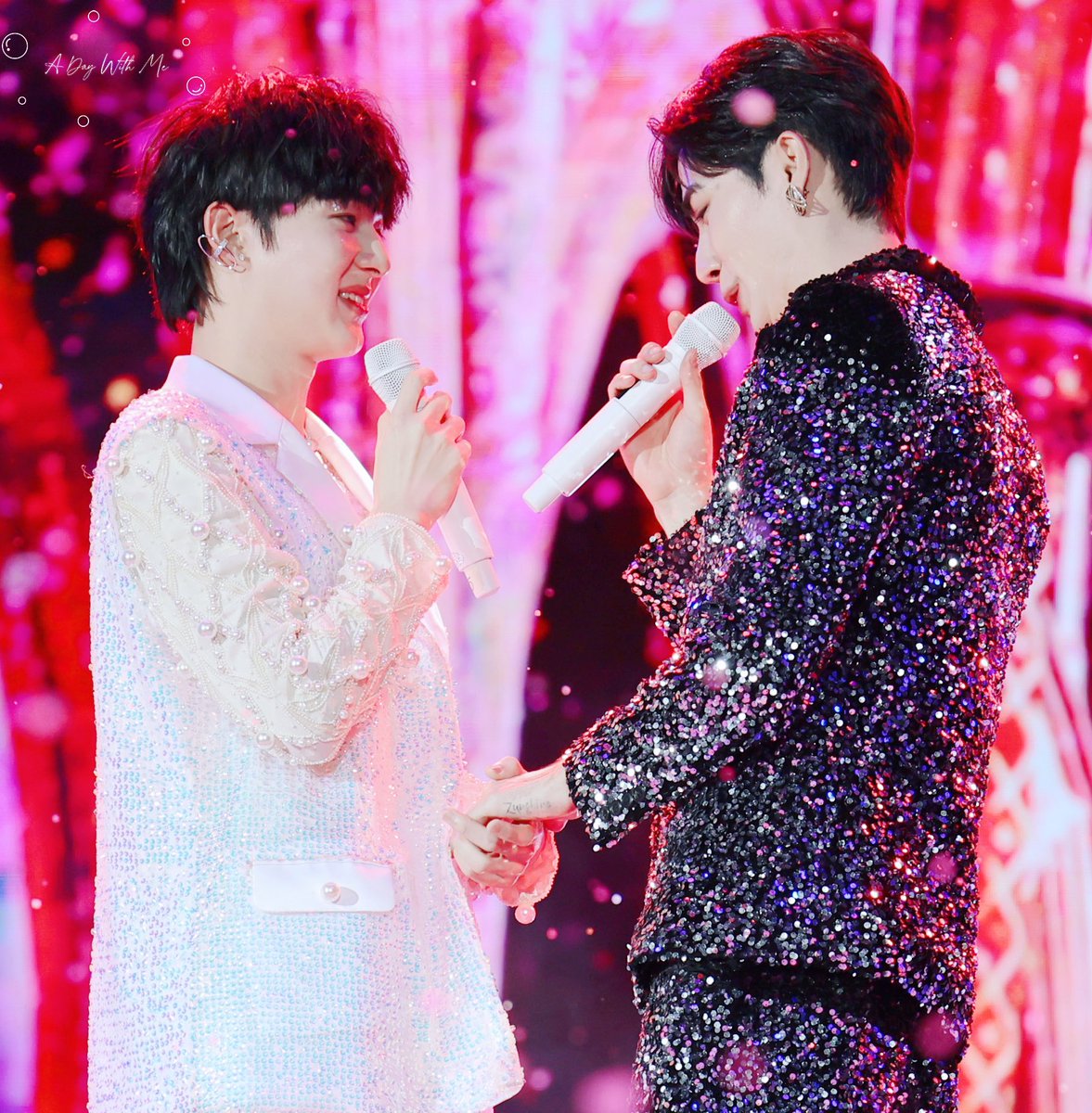MinnKemika's tweet photo. You r my other half 💙🧡 
#ZeeNuNew #ZonZon #ZeeMeShow https://t.co/DBn21yv2lM