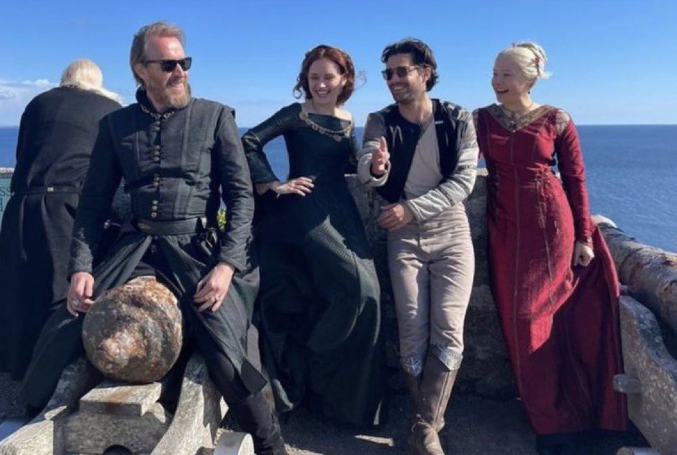 Houseofthedrag_'s tweet photo. Behind the scenes of episode 7 ‘Driftmark’ #HouseOfTheDragon #houseofthedragonHBO https://t.co/FgNeSGPczk