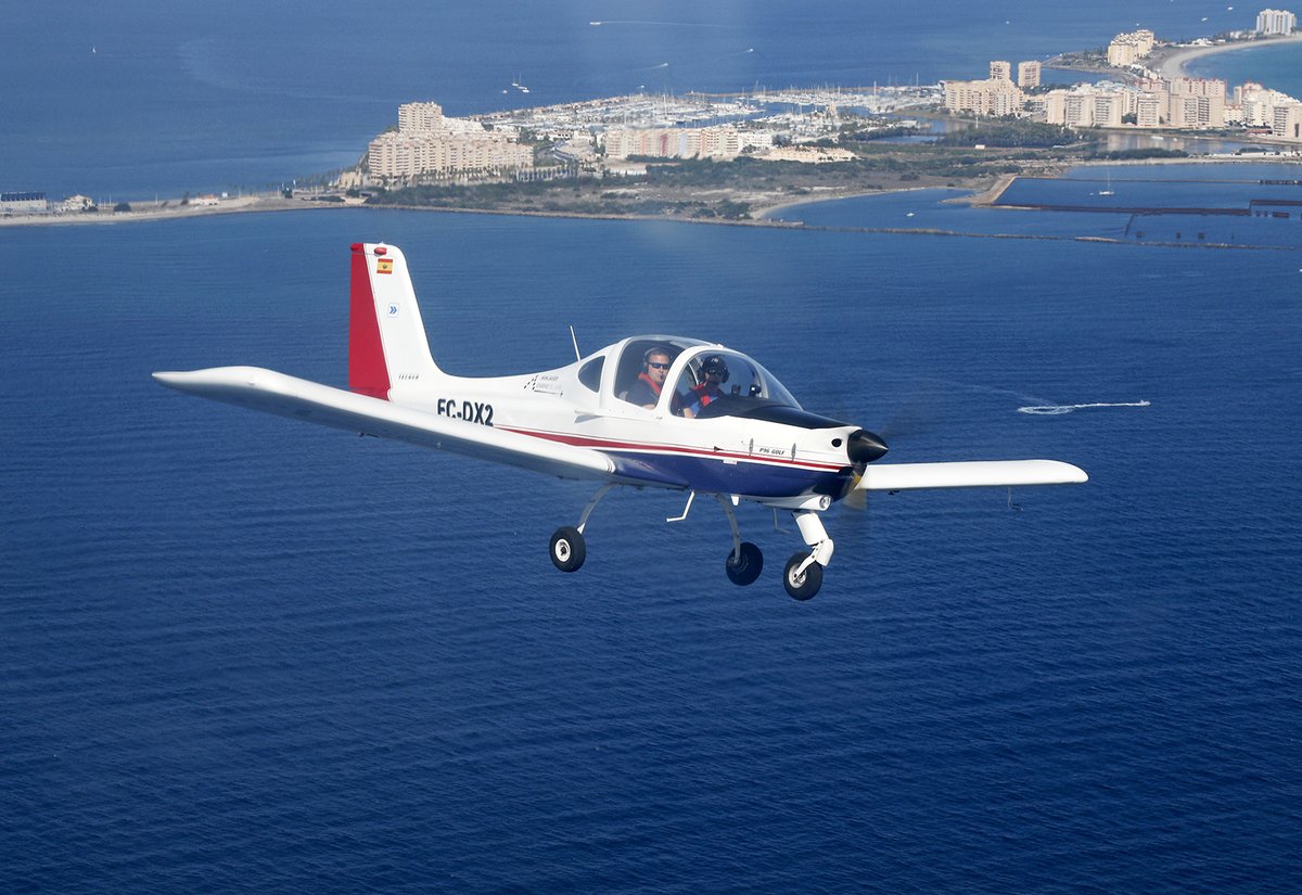 psamque's tweet photo. Volar por La Manga en un día soleado con los amigos de  @ammflyschool no tiene precio.....o si, acercaos por el Aeroclub Mar Menor en Los Garranchos y podreis disfrutar de estas maravillosas vistas a precios asequibles. @SpottersMurcia https://t.co/lmcQlzyvVt