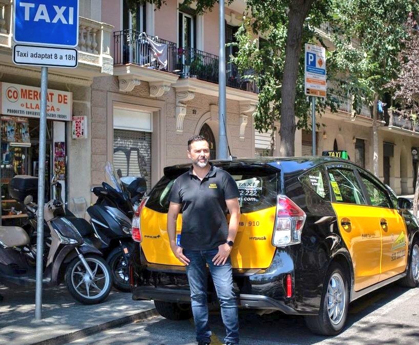 StAndreuEnComu's tweet photo. #Barcelona desplega una xarxa de #microparades de #taxi i una #APP pública per demanar un taxi des del mòbil, per garantir que tothom té a prop un punt amb #taxi disponible i reduir els viatges en buit guanyant #eficiència.
🚩Nova parada taxi
c. Cinca, 9. Clínica Sant Jordi. https://t.co/oVgZF2h2e3