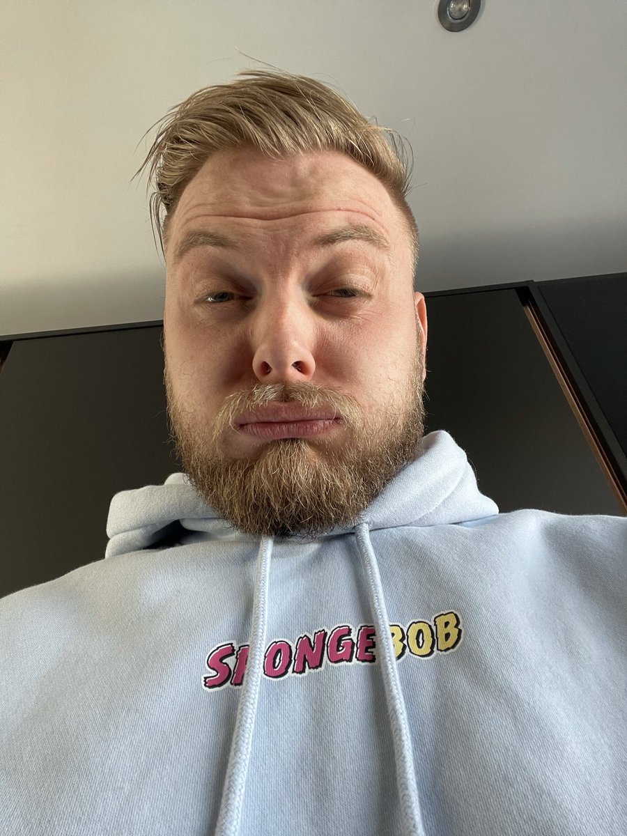 iBallisticSquid's tweet photo. Waking up to realise your still the hottest minecraft player.. https://t.co/Lt6Tm0Hbnj