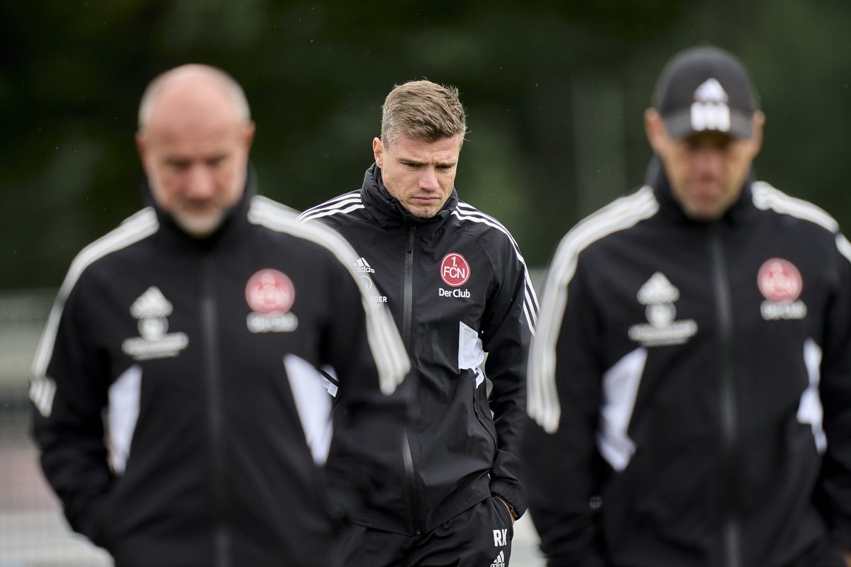 1_fc_nuernberg's tweet photo. Robert #Klauß ist nicht mehr Trainer des #FCN. Der 37-Jährige wurde am späten Sonntagabend freigestellt und hat sich heute Morgen von der Mannschaft verabschiedet.

Zur Meldung 👉 https://t.co/SJ5Gh1y1O6 https://t.co/bRKFqaeZcq