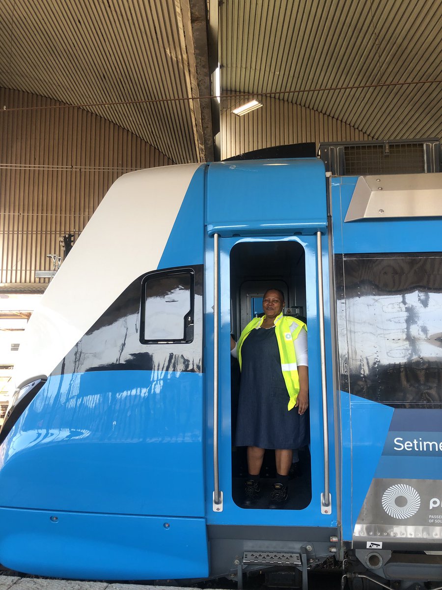 PRASA_Group's tweet photo. Thank you #TeamPrasa for a smooth ride ๐๐ Pienaarspoort to Pretoria.
Get your tickets and travel with us
#PeoplesTrains #OTM2022
@MbalulaFikile @Dotransport @MbalulaFikile @metrorailgp https://t.co/EihrlJIKv1