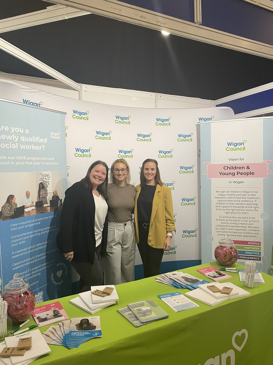 Exhibitors are arriving at The Social Work Show! 

Meet <a href="/WiganCouncil/">Wigan Council</a>’s team and chat to them on stand 11 about their career opportunities. 

We look forward to seeing you! #thesocialworkshow