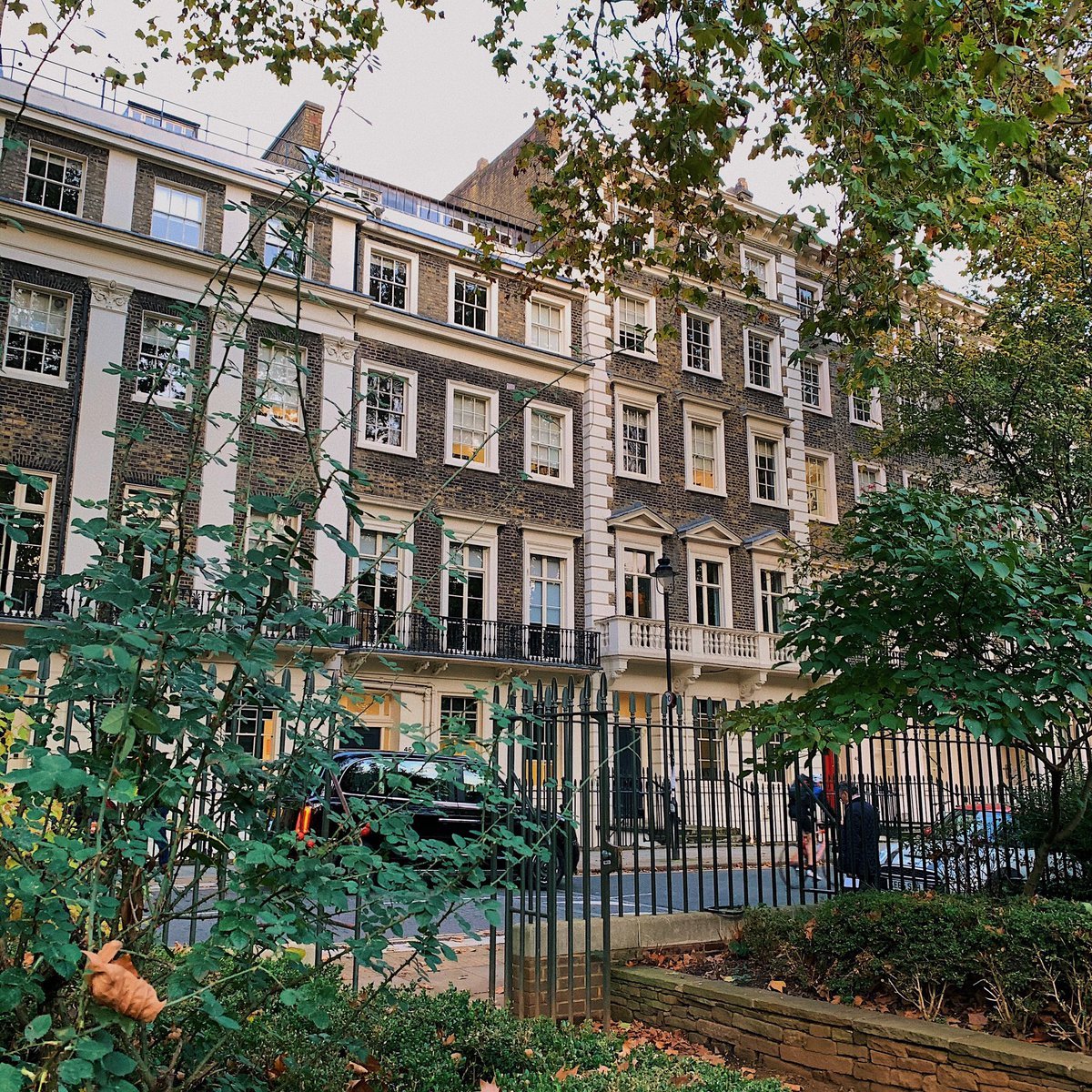 birkbeck_ETC's tweet photo. Welcome to the new term! 
Today: 1st in London, 2nd in UK for research environment &amp; impact
1823-2023: 200 years of radical learning for working people. Read our history by @bourke_joanna @OUPHistory
Join us: details below
https://t.co/rAyZ4E4q4C https://t.co/LhL9SwWtHD
