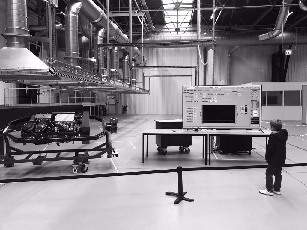 HYVIA_Official's tweet photo. On Saturday October 1st, we welcomed about 800 visitors in our HYVIA plant in Flins! We shared our human, technological and industrial adventure.
Pioneer in the H2 mobility sector, we contribute to a better future, for our children.

#greenhydrogen #mobility #innovation https://t.co/kSXcpB6gEY