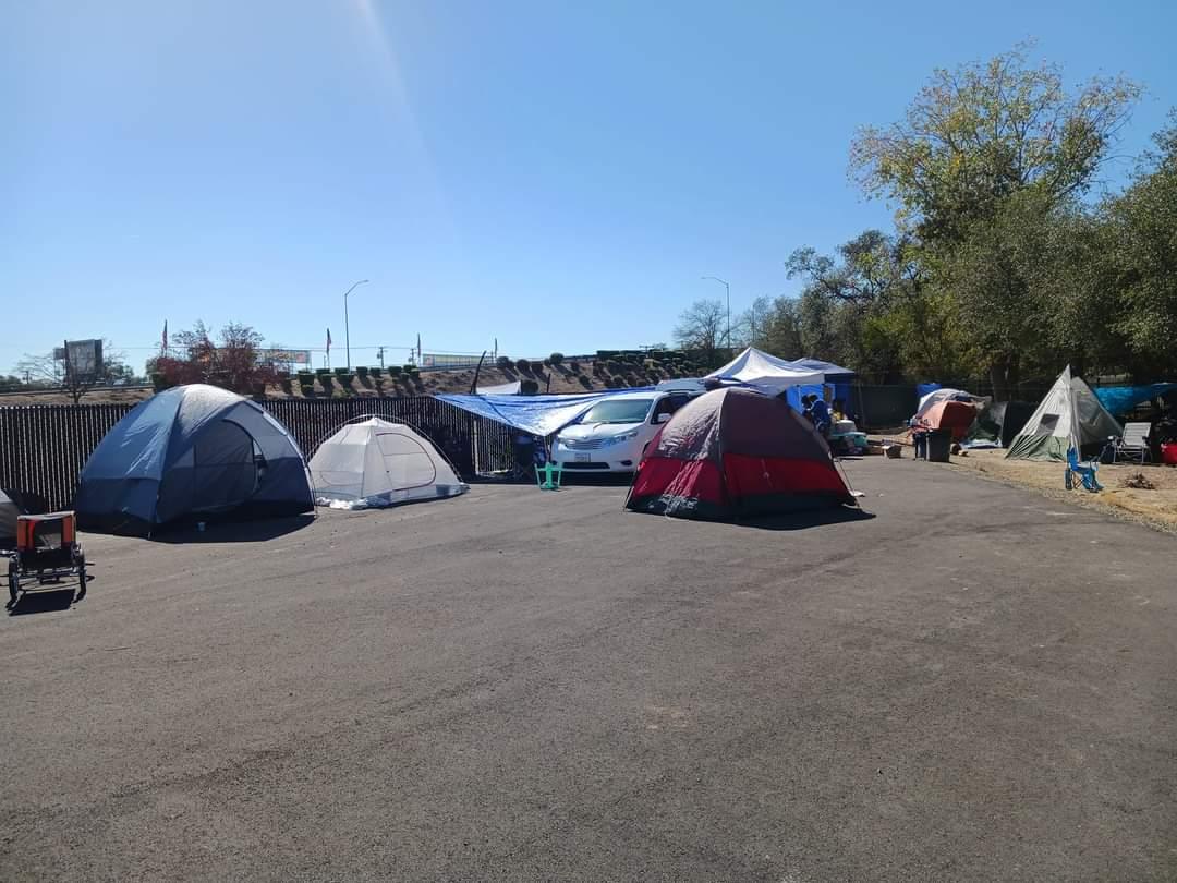 shomelessunion's tweet photo. Occupy land for survival!Oakland and Sacramento fighting together at the capital to stop the sweeps!Tomorrow we will be at the Capitol seeking to speak with a few legislators #HousingNow #HomelessHelpingHomeless #NoMoreDeathOnOurStreets #StopPovertyPimping #CampSelfSustainability https://t.co/cBPTqP2m5d