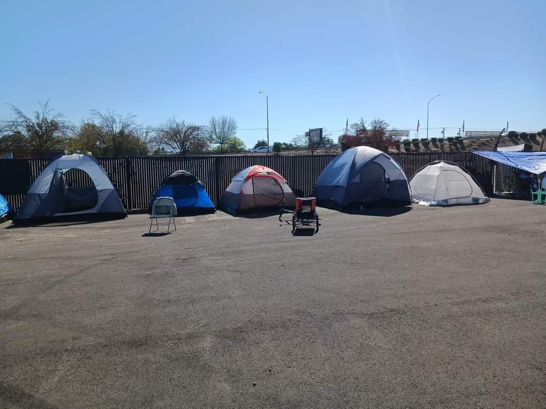 shomelessunion's tweet photo. Occupy land for survival!Oakland and Sacramento fighting together at the capital to stop the sweeps!Tomorrow we will be at the Capitol seeking to speak with a few legislators #HousingNow #HomelessHelpingHomeless #NoMoreDeathOnOurStreets #StopPovertyPimping #CampSelfSustainability https://t.co/cBPTqP2m5d