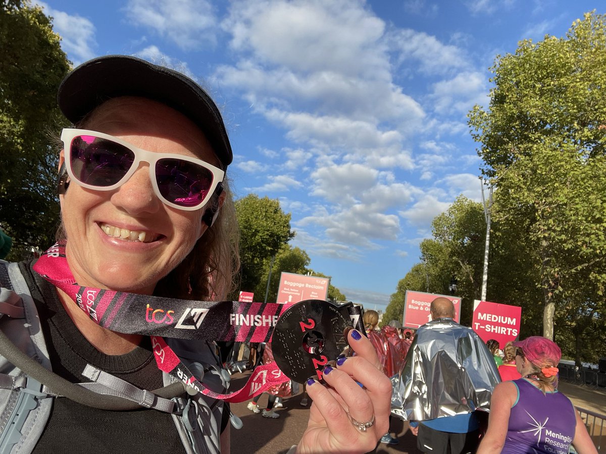 RunningSoprano's tweet photo. Tourist run through London! Postponed from 2020, the goal was to just get through this one. The run/walking worked &amp; I finished within my goal time! Last one, so thank you @LondonMarathon #LondonMarathon #WeRunTogether https://t.co/VrS3dlw8Gk