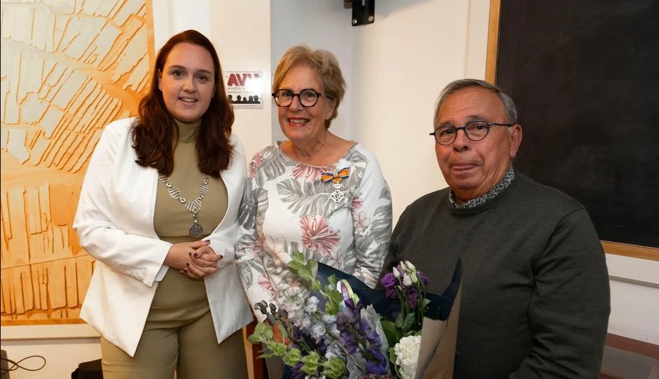 Voormalig VVD-wethouder en zeer gewaardeerd lid Judith Schouten-Burger is zondag benoemd tot Ridder in de Orde van Oranje-Nassau. Die eer viel haar te beurt vanwege de vele verdiensten van Schouten voor de samenleving. Lees hier meer: zaanstad.vvd.nl/nieuws/50792/v…