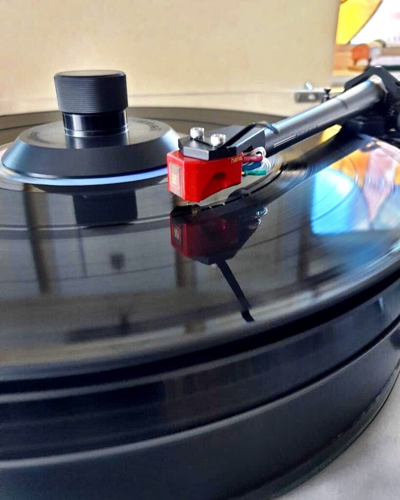 AudioVenue's tweet photo. Our client sent an image of his new Hana Umami Red. Thanks Martin
.
#hana #hanacartridge #michellaudio #michellengineering #michellorbe #sme #smeseriesv #hanacartridges #umami #umamired #hanaumami #pureanalog #analog #analogue #analoguecommunity #analogu… https://t.co/jvbGhqR6WE https://t.co/0KDJHHvfG7