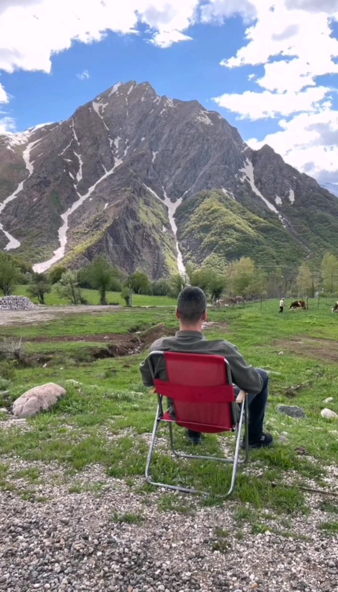 "Zaman kötüydü, devran namertti, feleğin çarkı haindi."