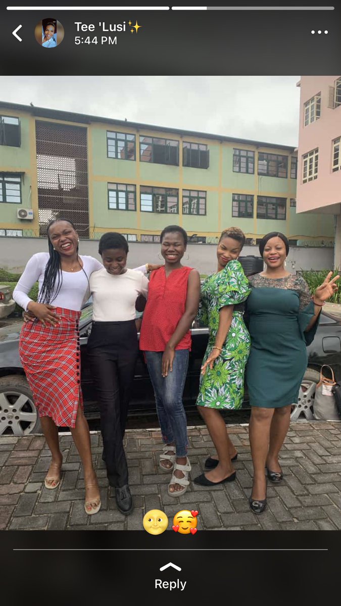 Debs_Kayode's tweet photo. Singlz’ summit dump that’s also doubling as my September dump🤷‍♀️

Singlz Summit was an encounter with the beautiful one😍.

Here’s to not getting over the experience🥂.

Yes, I got a picture with @Omodesolaa_am ☺️

#singlzsummit22
#beautifyme https://t.co/LVxRCtHKeC