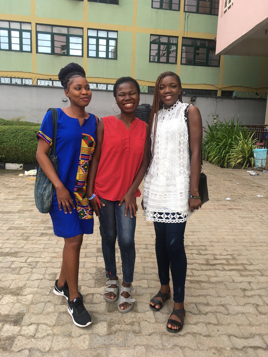 Debs_Kayode's tweet photo. Singlz’ summit dump that’s also doubling as my September dump🤷‍♀️

Singlz Summit was an encounter with the beautiful one😍.

Here’s to not getting over the experience🥂.

Yes, I got a picture with @Omodesolaa_am ☺️

#singlzsummit22
#beautifyme https://t.co/LVxRCtHKeC