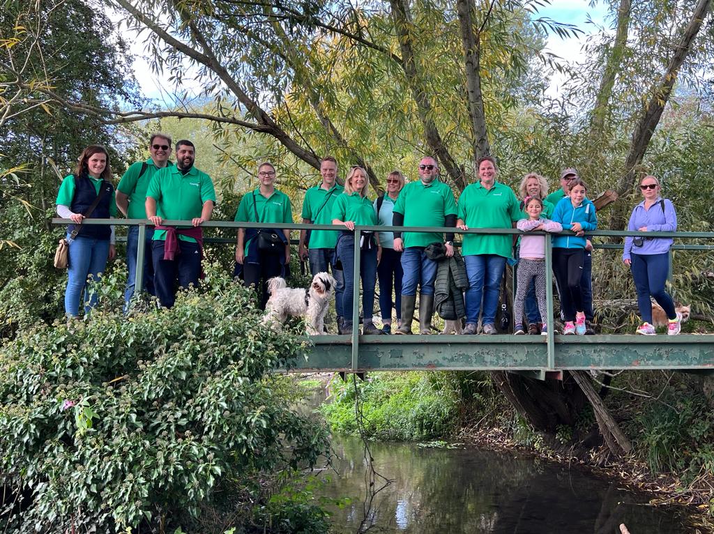 On Saturday, we &amp; <a href="/County_Farm/">County Insurance Farm</a> &amp; <a href="/CountyThatch/">County Thatch</a> did a sponsored walk in aid of <a href="/Daybreak_Oxford/">Daybreak Oxford</a>. Lovely weather, 6.3 miles covered &amp; much-needed funds raised. It's not too late to donate here: justgiving.com/team/teamcount…