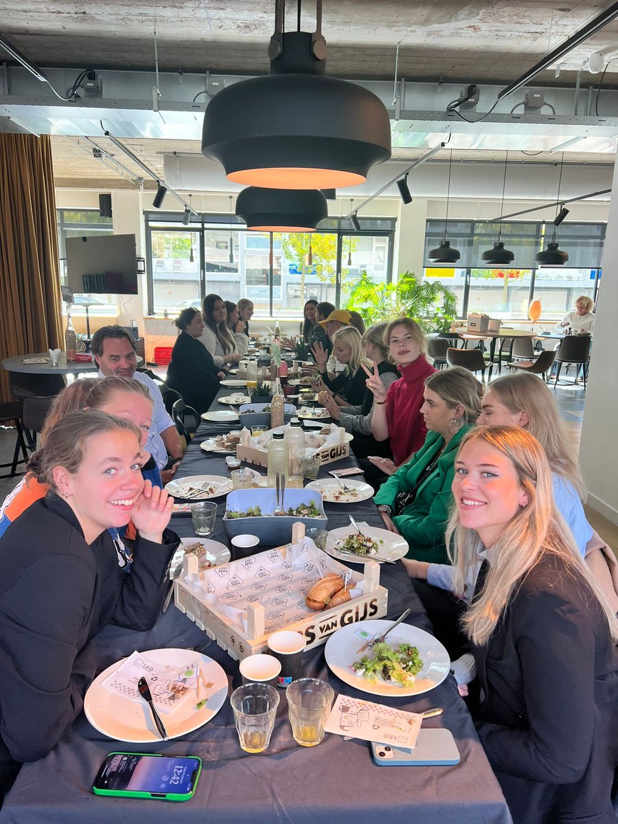 Mooi om tal van vakgenoten te ontvangen voor de FUTURE BOSSES LUNCH van VIA Nederland. Dank aan UM en Yune voor de organisatie. #mediabrands #houseofchallengers #um #futureproof #yune #via