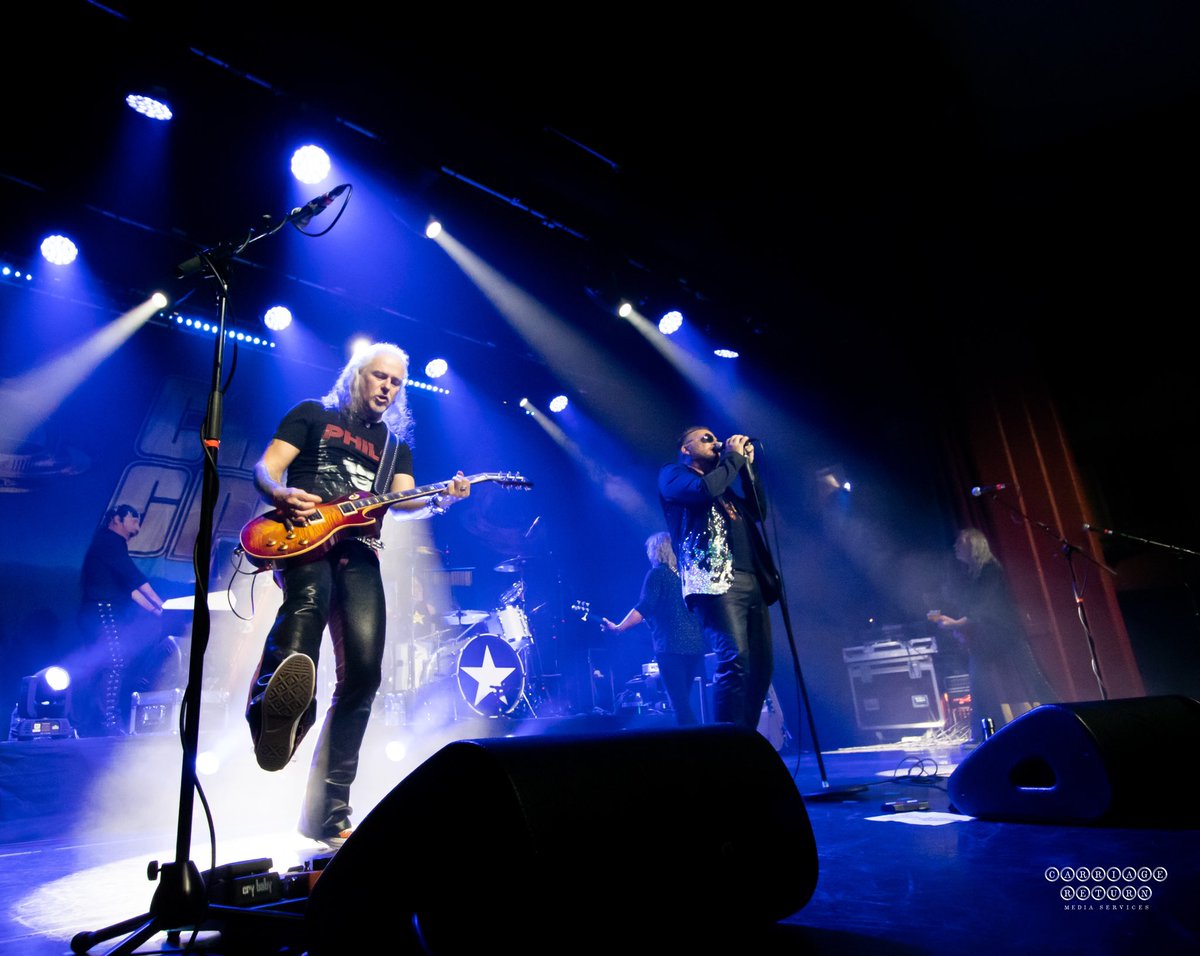 CATSinSPACEband's tweet photo. A few photos (with thanks to #jamesheron)  from our show at #thetivolitheatre in #wimborne on Friday night - a favourite venue of ours and what an amazing night!! 
If you would like to catch us on our #kickstartthesun tour and need tix, the link is here:  https://t.co/NmS0gDTbzb https://t.co/Xw81JWBweQ