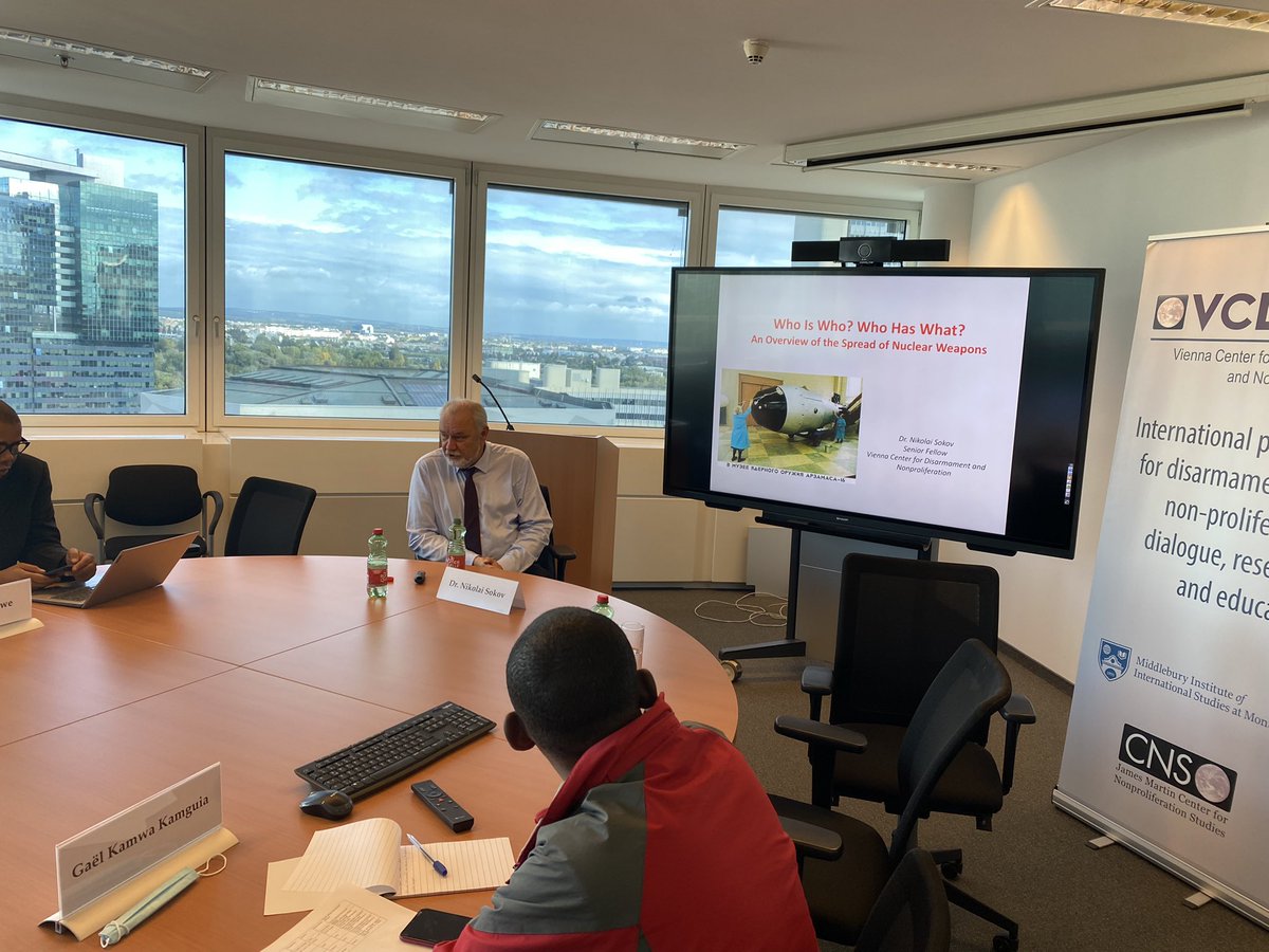 VCDNP's tweet photo. Our Senior Fellow @SokovNikolai begins with the substantial part of our #Fall2022ShortCourse by giving an #overview of the spread of #NuclearWeapons. โข๏ธ https://t.co/UQSSC40IE7