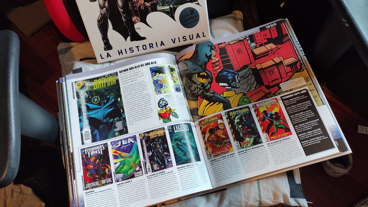 zombie_NEO's tweet photo. Otra joya que me traje del #SalonDelComicDeGetxo es esta maravillosa y gigante guía visual de la historia de #Batman en los #comics. ¡Una pasada!
👉https://t.co/HtxKZ8wuFI
#historiavisual #guiavisual #brucewayne #Joker #thejoker #BobKane #BillFinger https://t.co/1zIx9FebMu