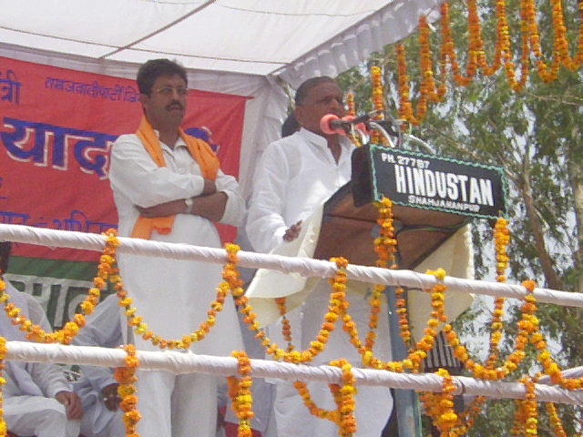 jcbabaspn's tweet photo. उत्तर प्रदेश के पूर्व मुख्यमंत्री धरतीपुत्र आदरणीय श्री मुलायम सिंह यादव जी अस्वस्थ है।
ईश्वर से उनके शीघ्र स्वास्थ्य लाभ की कामना करता हूं।
@yadavakhilesh https://t.co/HRIkSJ8AJV