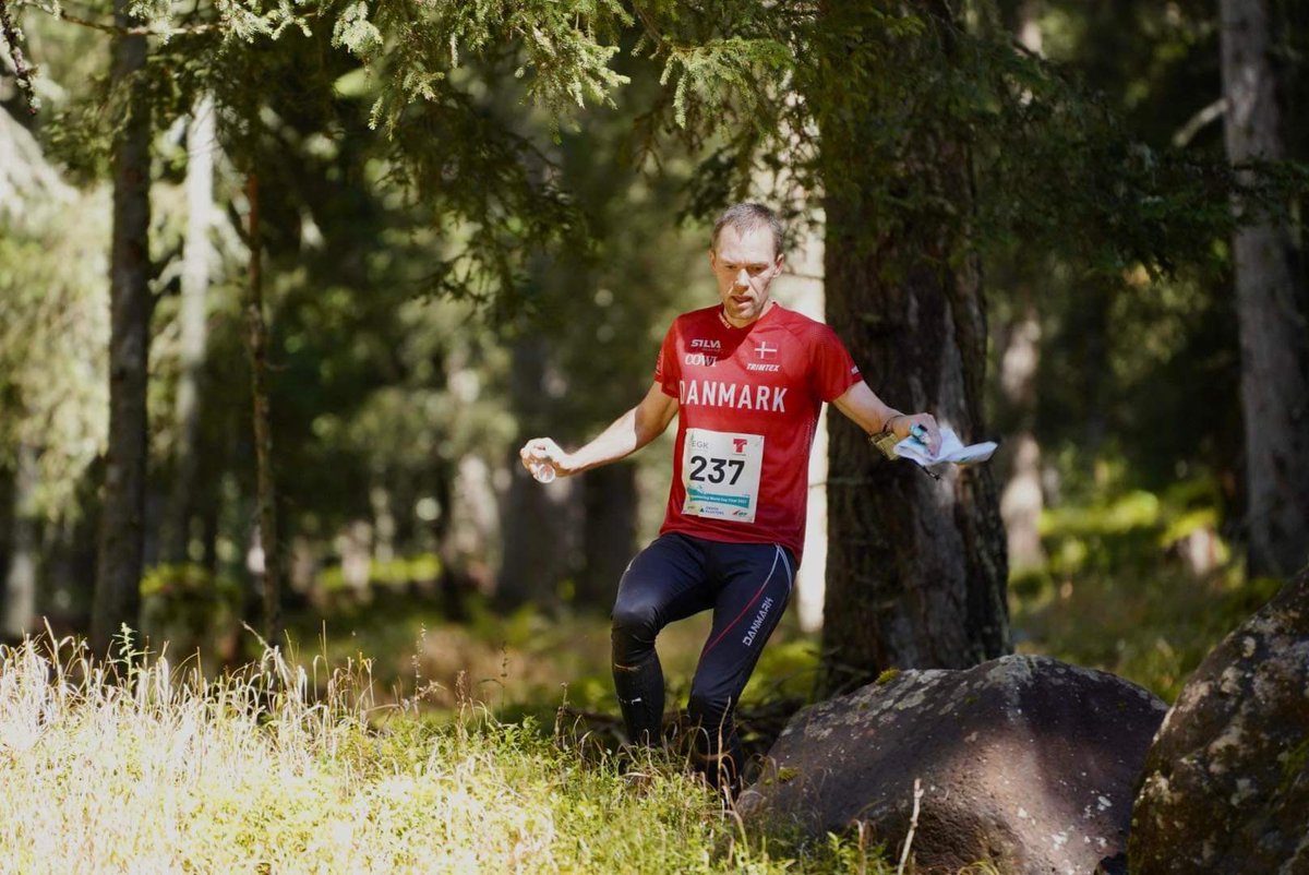 Rico Hejlskov Mogensen in the finish for a new 7th best time 💥 more runners will come, but a good start for the 35-years-old debutant 💪🏼
📷 <a href="/IOForienteering/">IOF Orienteering</a> #danskorientering #orienteeringworldcup #orienteering
