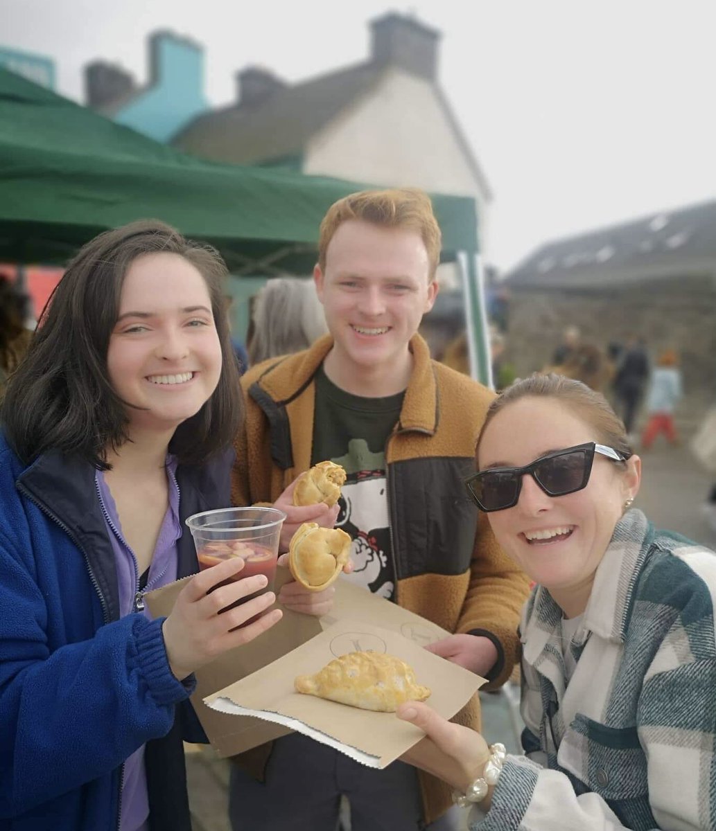 CatherineDevane's tweet photo. A weekend that only comes once a year 🥳 The return of the Dingle Food Festival didn’t disappoint 🥘🥙🧁🥂 https://t.co/62OTxP0B5Q