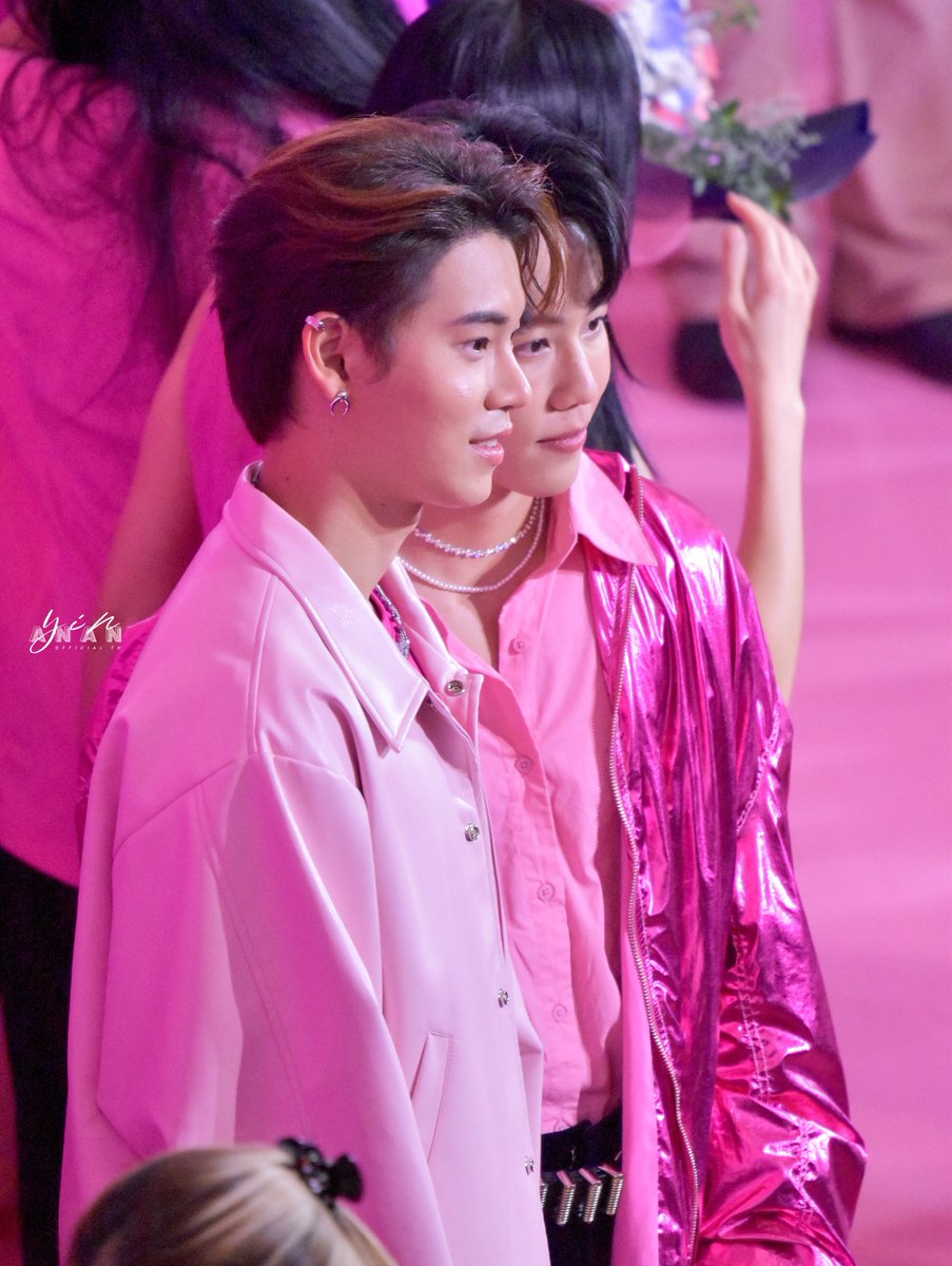 YinOFFICIALTH's tweet photo. วันจันทร์สีชมพูววววววว💕
#EveandboypowershotxYinwar
#yinyin_anw #warwanarat https://t.co/9eEcRLBAHb