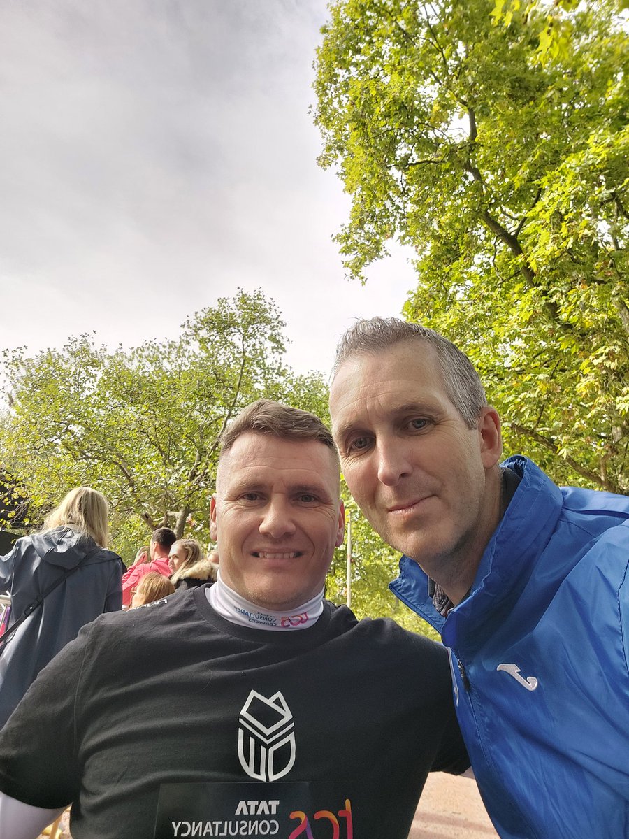 Met 2 absolute legends yesterday at the #LondonMarathon both have taken marathons to a different level