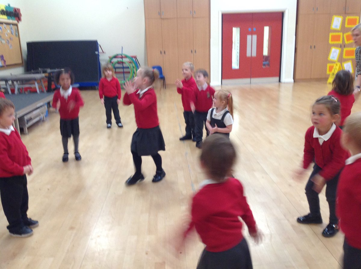 WMPrimaryF1's tweet photo. This morning we started our hall time with action songs and rhymes. #superlistening #supermoving https://t.co/AdmYsS0mbQ