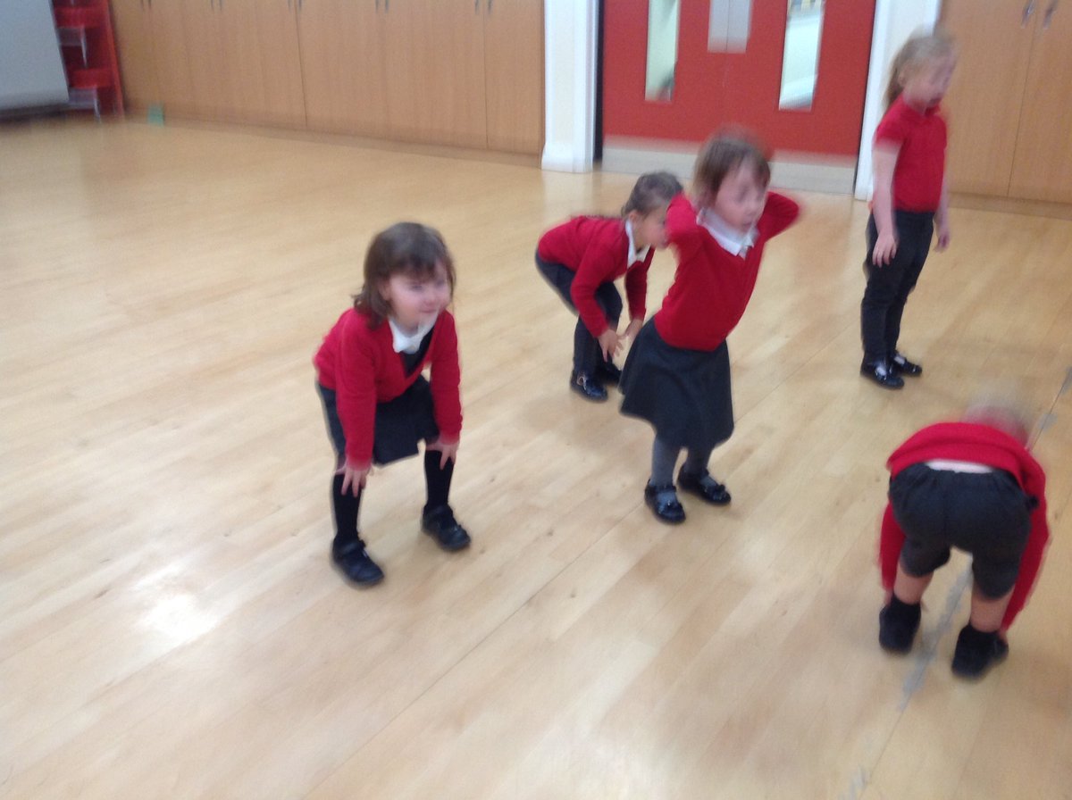 WMPrimaryF1's tweet photo. This morning we started our hall time with action songs and rhymes. #superlistening #supermoving https://t.co/AdmYsS0mbQ