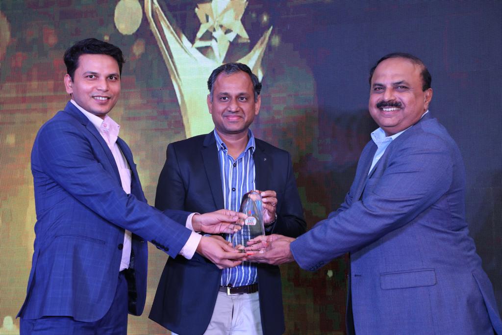 MathWorks's tweet photo. 🎉 Congratulations MathWorks India!

Staff recently accepted the 8th edition of Electronics Maker Best Awards for the Best Computing Software Company of the Year 2022! #MATLAB #Simulink #ElectronicsMaker https://t.co/KGcPAablwq