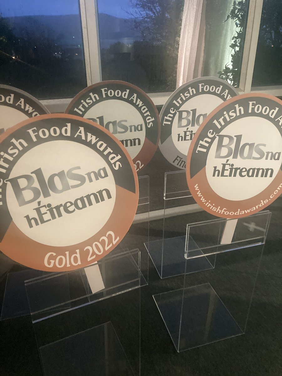Congratulations to all the #Blas2022 winners!
If you are one of this year’s @blashnaheireann winners, I would love to interview you on my radio show, The Best Possible Taste!
Please email me s . noonan @ live. ie to get a date in the diary.
Please retweet to spread the word.