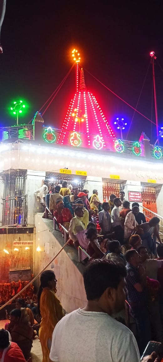 Rakeshsinghbhol's tweet photo. माता रानी के दरबार में
#मैहर#
जय माता दी https://t.co/GIaA39t4qn