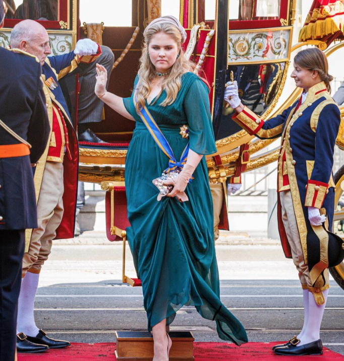 Attavanti_com's tweet image. #fitforaprincess in #sal Amalia of Holland, the first official engagement as a future queen with her #annacecere  attavanti.com/brands/anna-ce……… free UK US* delivery   #firsttmaster #MadeInItaly #sbs