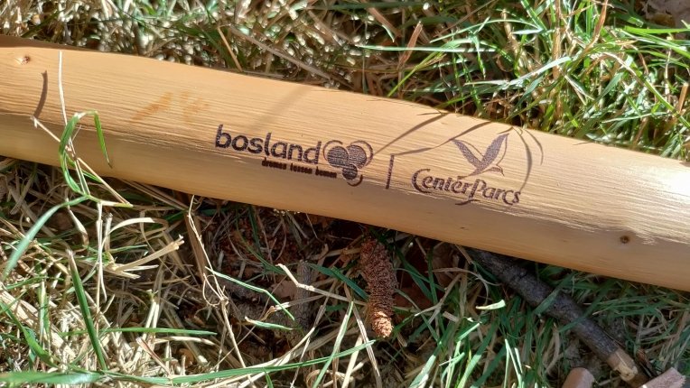 FSCBelgie's tweet photo. Sinds kort kan je met je #FSC-houten afvalprik/wandelstok op pad in Bosland vanuit de Center Parcs Belgium locaties in de regio ...
Tof initiatief ! https://t.co/YlnV20pmqG