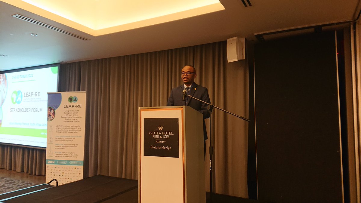 🟢 Lukoki Seke, representative of the  #AfricanUnion Development Agency <a href="/NEPAD_Agency/">AUDA-NEPAD</a> is at the <a href="/leapRE_EU/">LEAP-RE</a> Stakeholder Forum to share the #AU perspective on cooperation on #partnerships for development and #renewableenergy
#LRSF #LEAPRE #EuropeAfrica