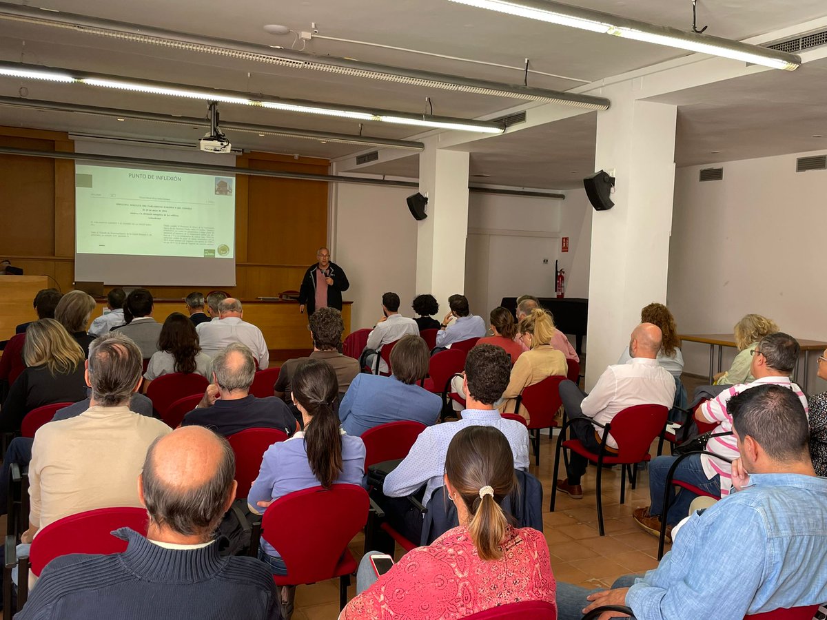HouseHabitat's tweet photo. Gran éxito en la Jornada #Bioeconomic en #Sitges donde volvimos a constatar el gran interés por la #construcción en #madera, #sostenible, respetuosa con la #salud y energéticamente eficiente 😀👏👏👏 https://t.co/0GGQ8Op53a