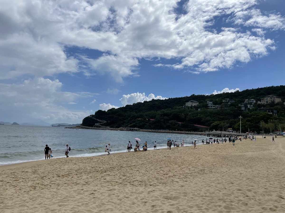 看看海，海边好多美女帅哥