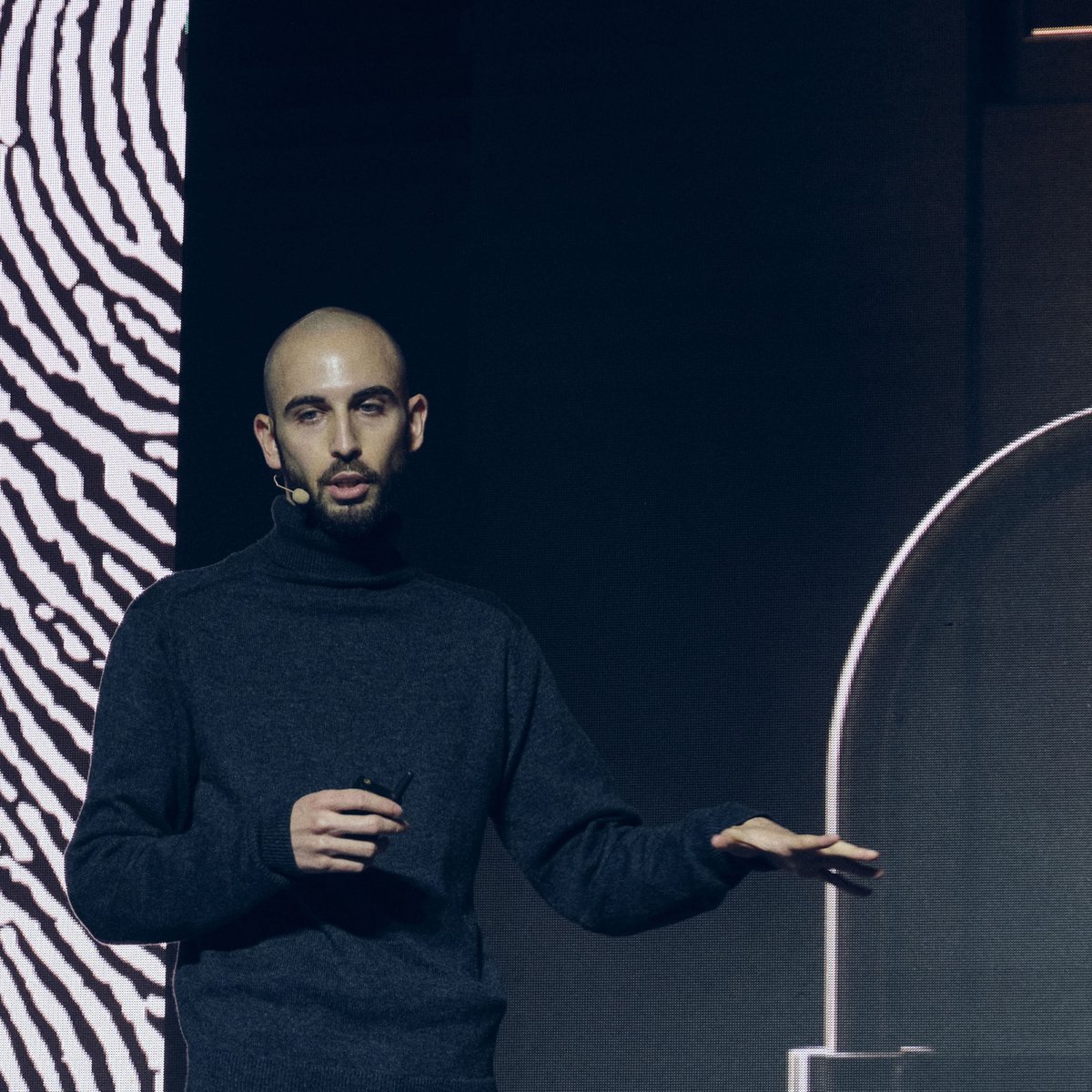 designmattersdk's tweet photo. Founders &amp; Creative Directors from @sharpandsour, Maria Fuentenebro, and Mario Mimoso, showcased how they set to (unofficially) redesign brands depicting racist stereotypes. 
#designmatters #designmatters22 #designtalks #designconference #conference #digitaldesign #talks https://t.co/Qa8jBgp8hI