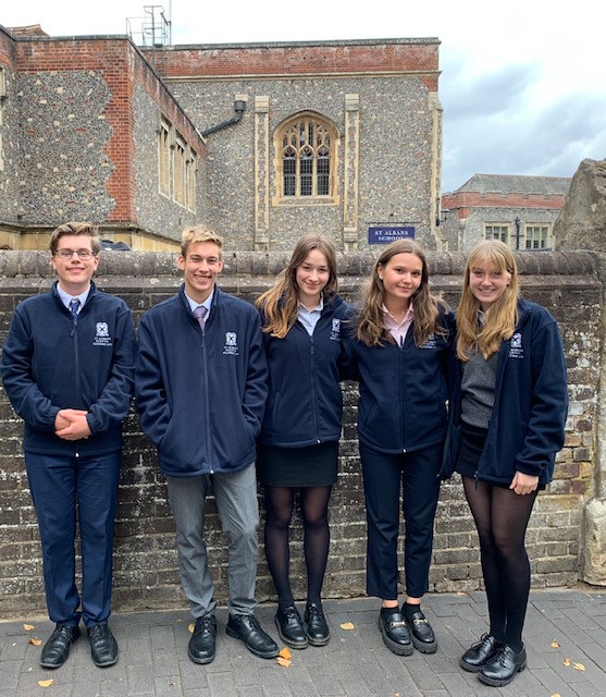 SASHerts's tweet photo. Partnership is up and running again and our Sixth Form pupils eagerly awaited the arrival of 80 local primary school children who visit our school for Drama, Computer, Science and Swimming lessons each Friday afternoon.
#SASWeCare @HMC_org @ISC_schools @schools_action https://t.co/mT8JvOgbw8
