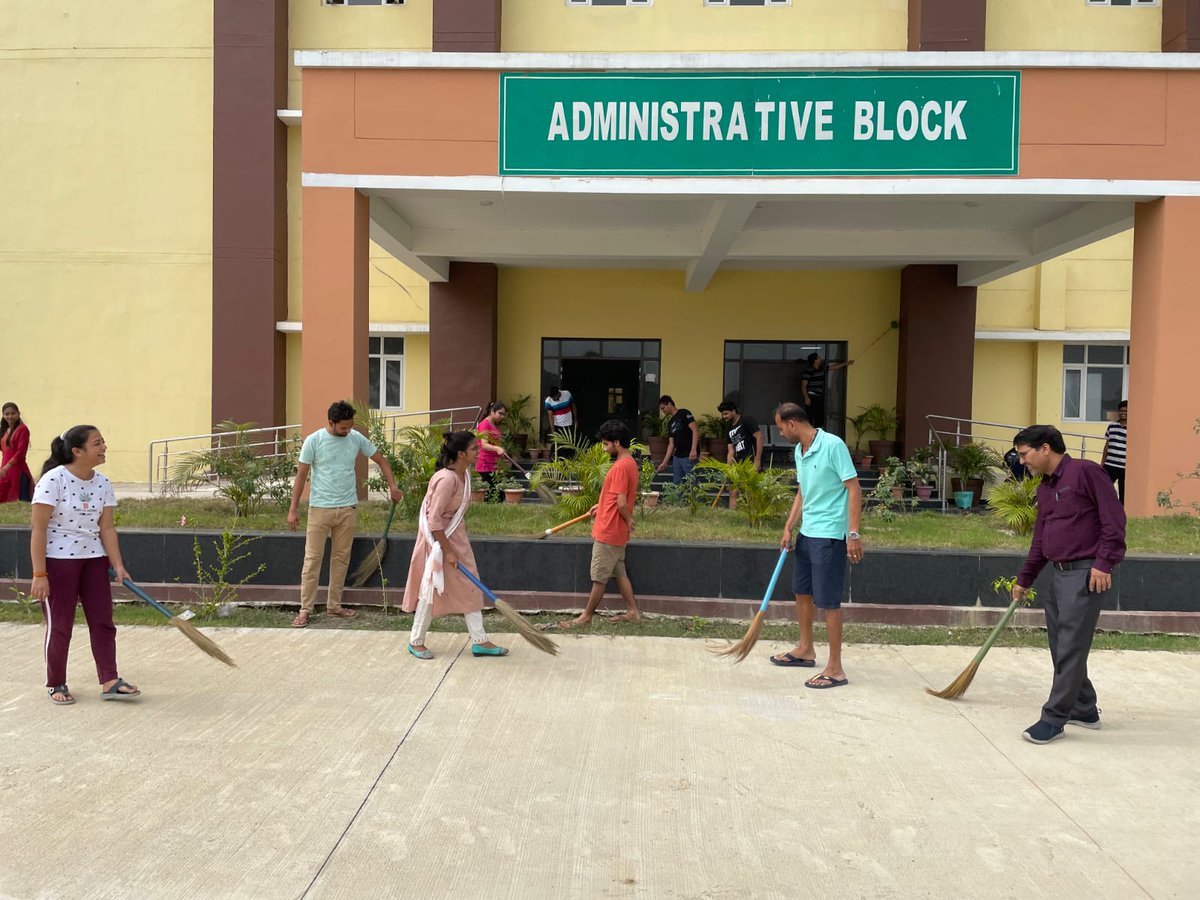 ASMCHardoi09's tweet photo. Swachchh Bharat Swasth Bharat
Program at ASMC Hardoi on the occasion of Ganthi jayanti and Lalbahdur Shashtri jayanti on 2nd Oct 2022 celebrated by Faculty members and Students. https://t.co/GryyT5NyvL