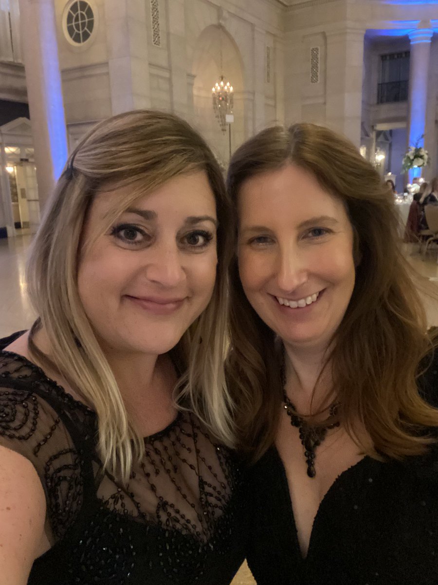 aanechiarico's tweet photo. An amazing wedding celebration! #thiscake https://t.co/ZFDyGe7Mgd